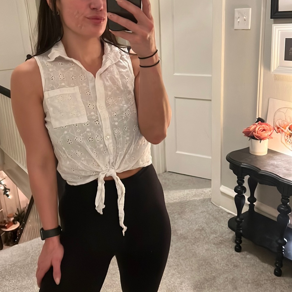 Love Notes Eyelet Collared Button Up Tie Front Ta… - image 1